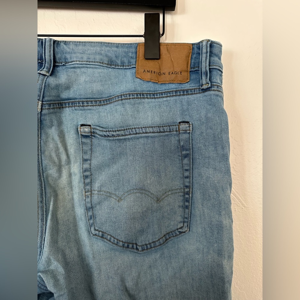 American Eagle Airflex+ light wash jeans size 34